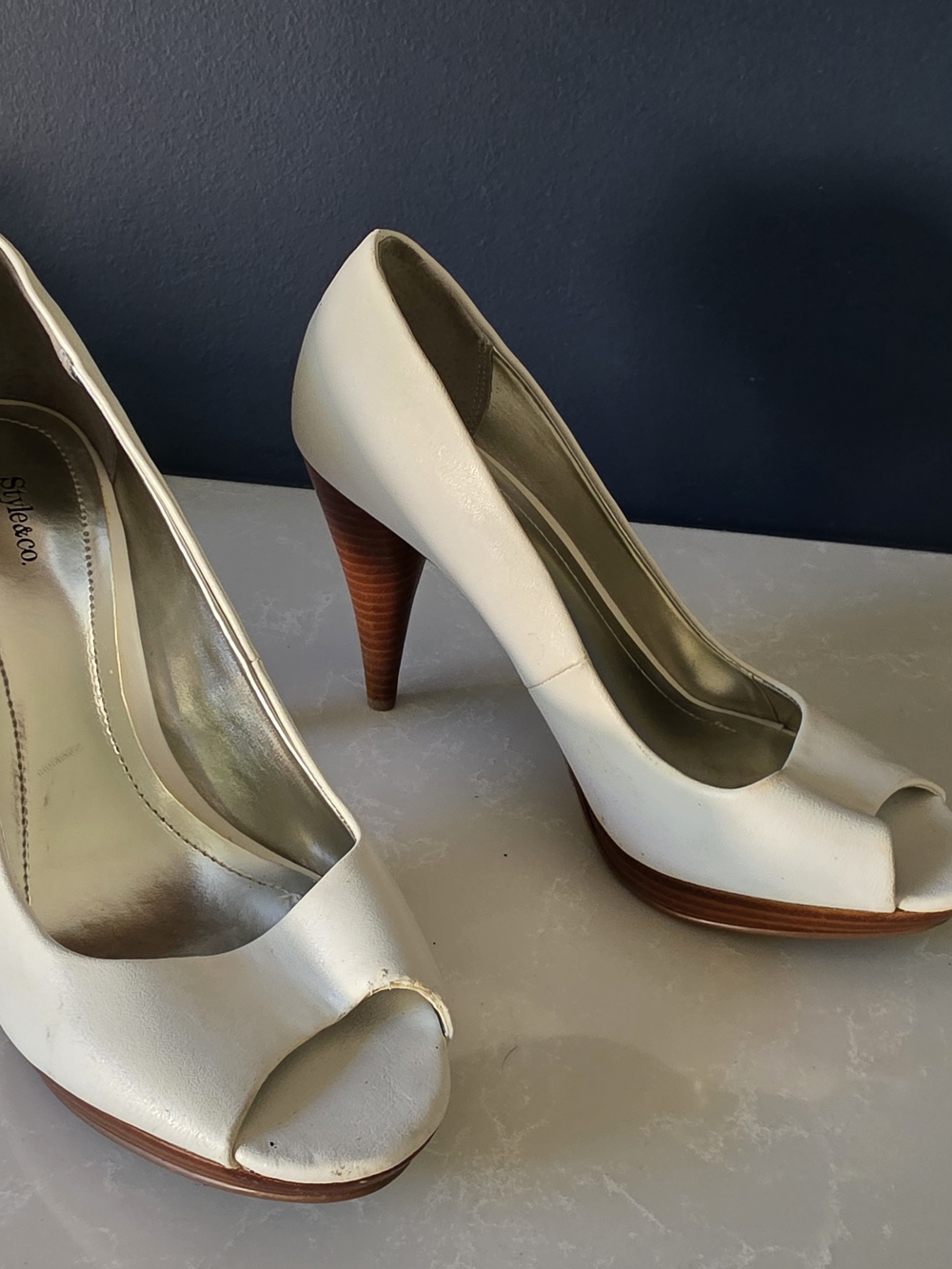 Style & Co. White Peep-Toe Platform Pumps with Brown Stacked Heel